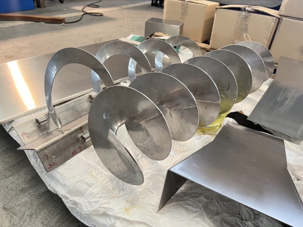 การม้วนเหล็ก Prosupply รับม้วนเหล็ก