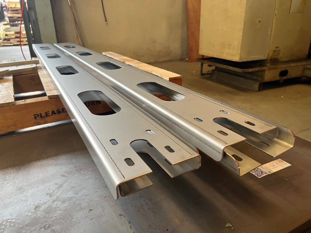 ก่อนสั่งผลิตตัดพับสแตนเลสควรรู้แบบ เลือกวัสดุ เข้าใจกระบวนการ เพื่อให้ทุกขั้นตอนตั้งแต่ตัดจนพับเป็นไปอย่างราบรื่น